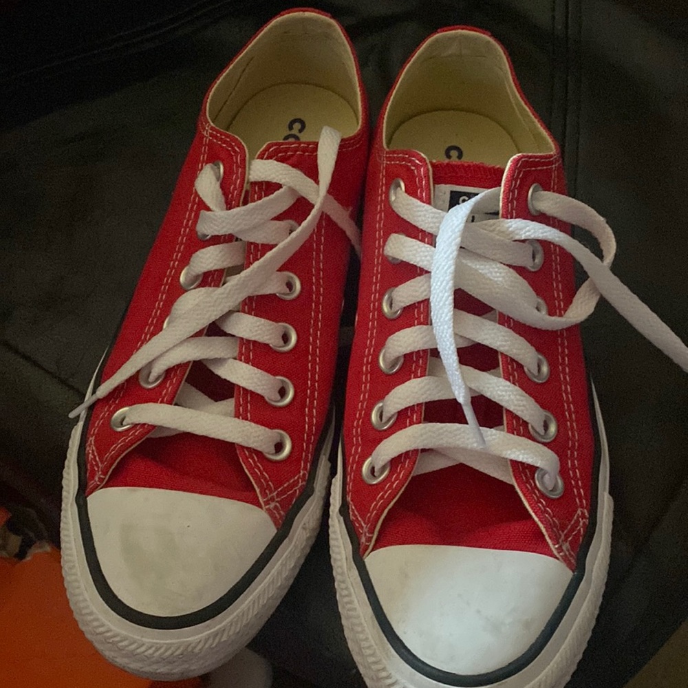Converse all star women’s red and white shoes